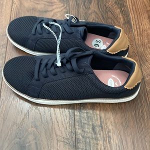 Dr Scholl’s navy blue pull on shoes nwot! Womens 9.5w